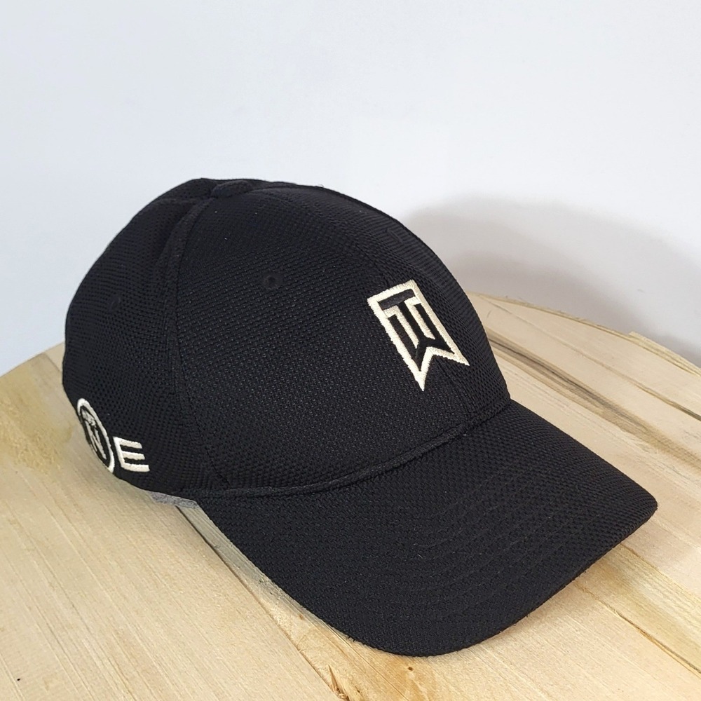 Nike Mens Tiger Woods TW Golf Hat Flexfit Nike One SQ Mesh Black L XL